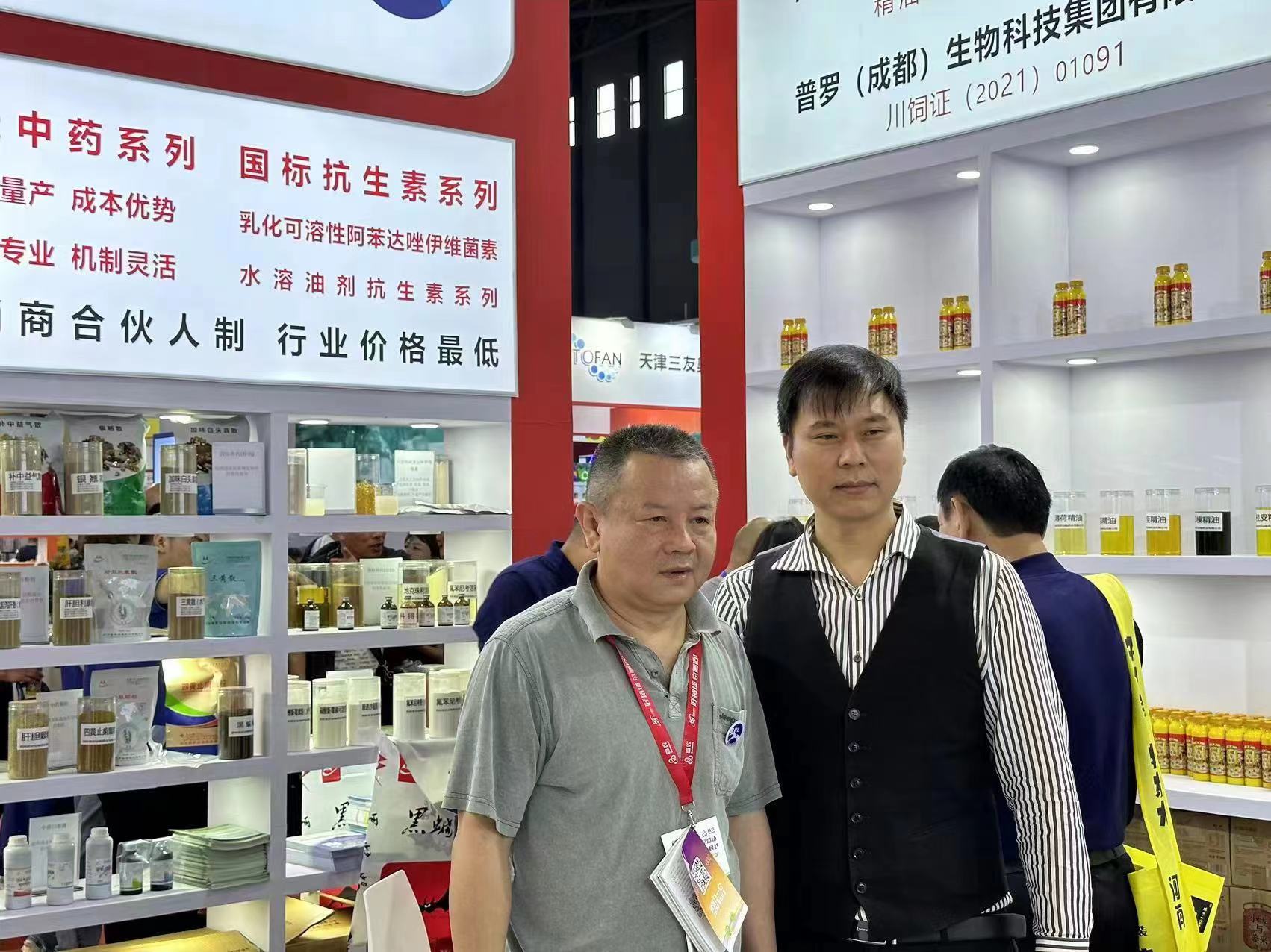 151b5174543264f04795dff3f5fa41ff.jpg 李总.jpg